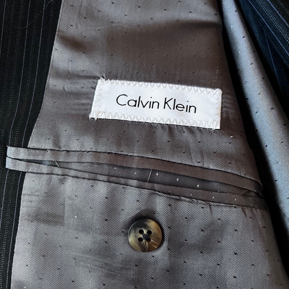 Calvin Klein Full Wool Suit (blazer and pants) - Picture 7 of 16